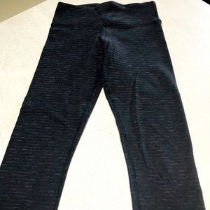 Lululemon Wunder Under crops